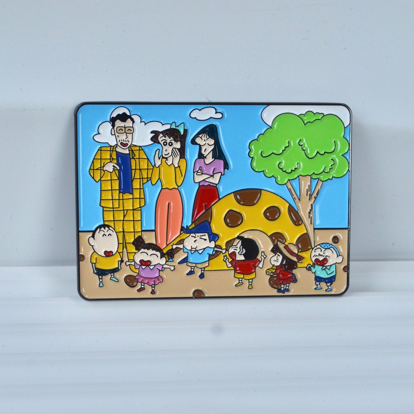 Crayon Shin-chan Giraffe Slide Pin