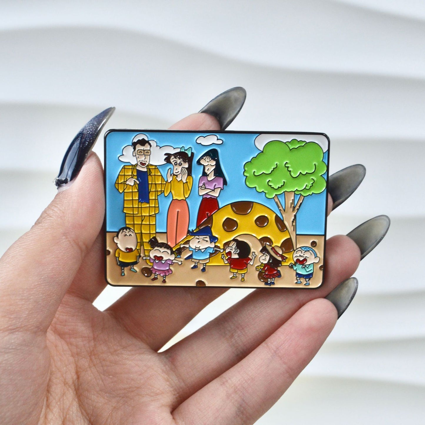 Crayon Shin-chan Giraffe Slide Pin