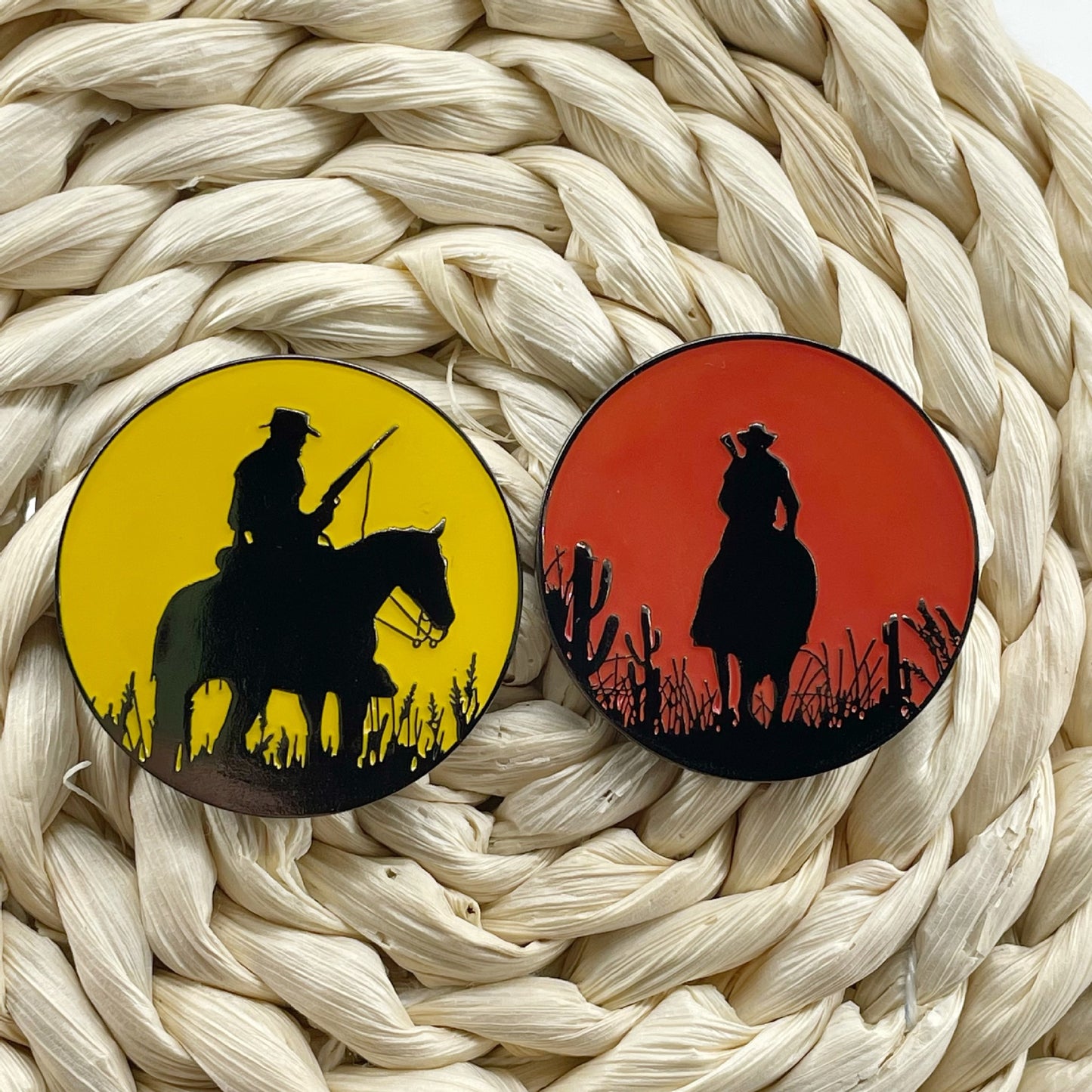 Red Dead Redemption 2 Western Cowboy Silhouette Luminous Game Pin