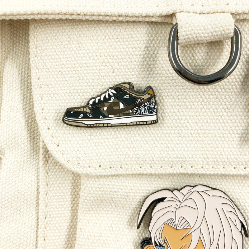 TS Dunk Sneakers Cashew Flower Pin