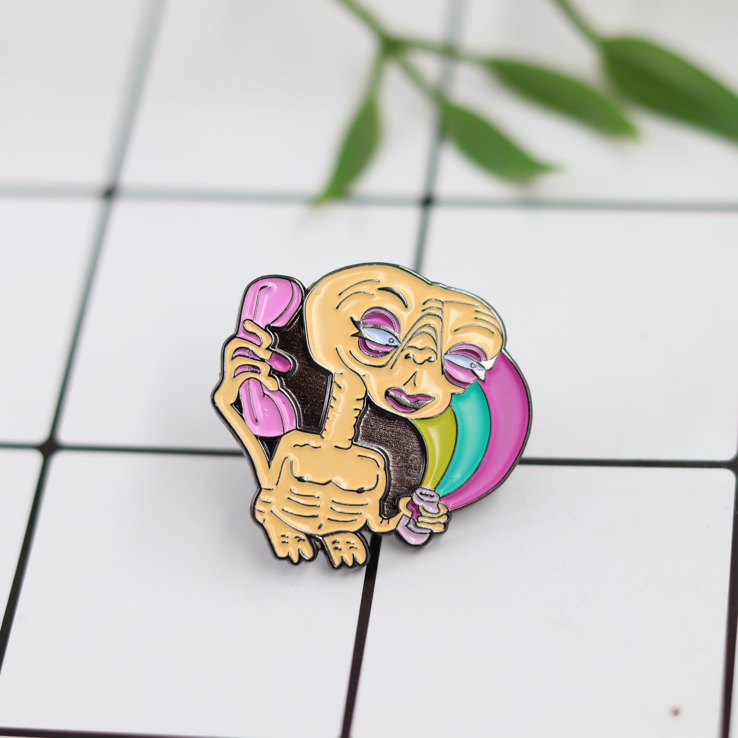 Human Skull Funny Alien Phone Call Pin