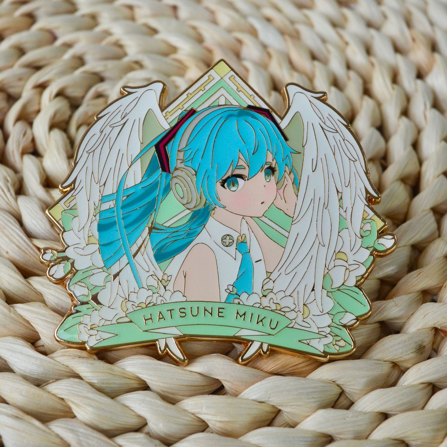 Hatsune Miku Angel Pin