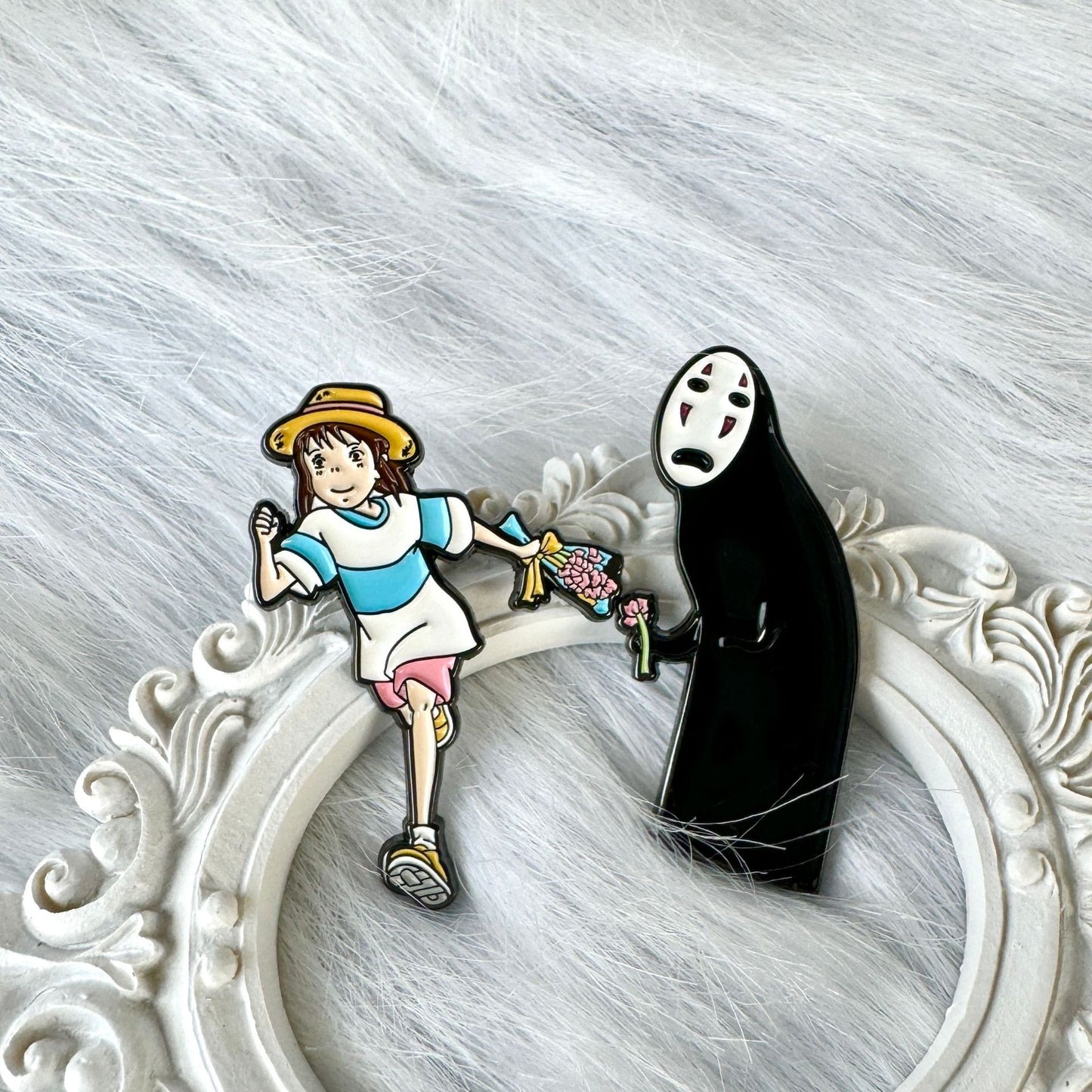 Spirited Away Chihiro No-Face Pin