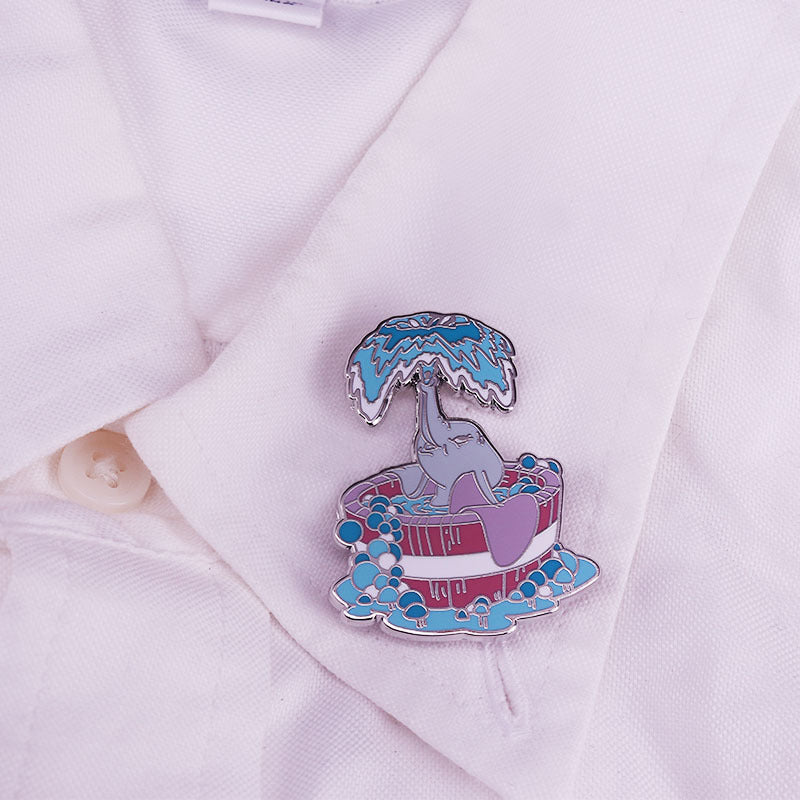 Dumbo Sprays Water Pin