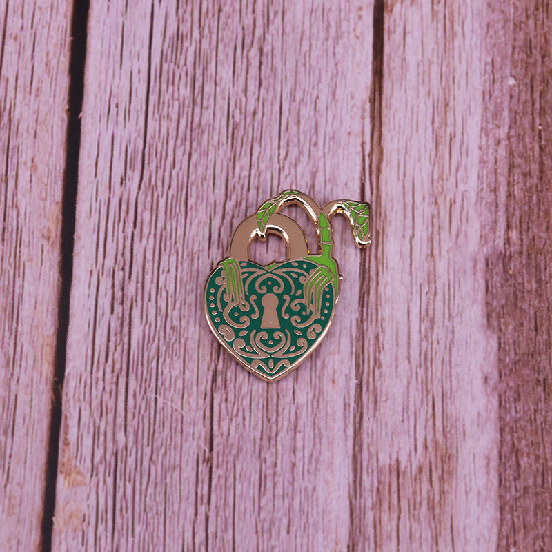 Picket Lock Tree Frog Pin
