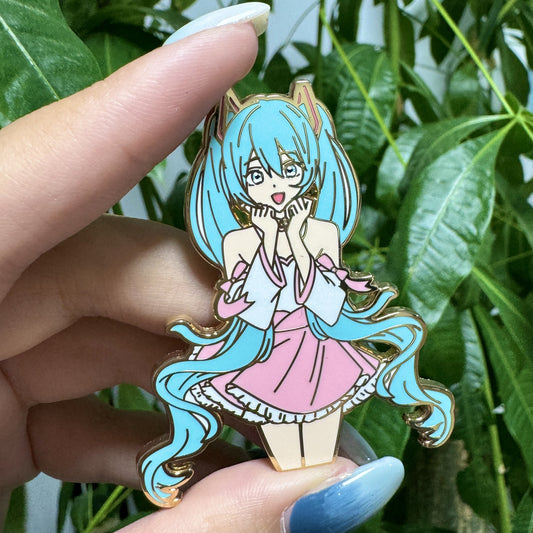 Hatsune Miku Short Skirt Pin