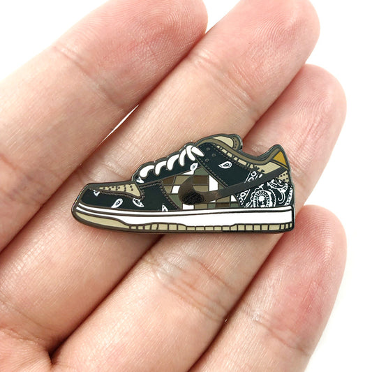 TS Dunk Sneakers Cashew Flower Pin