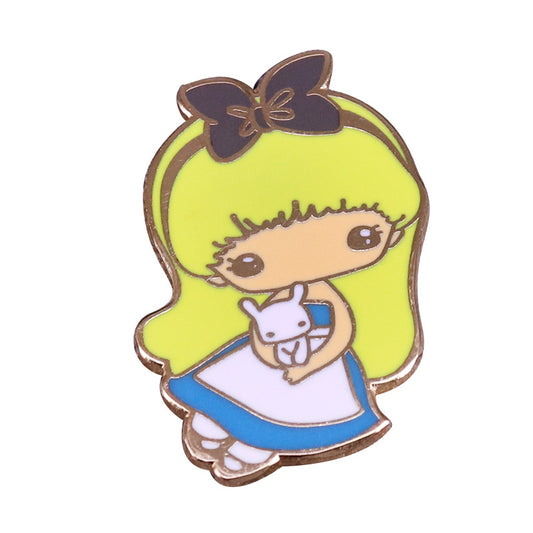 front view of Alice Pin