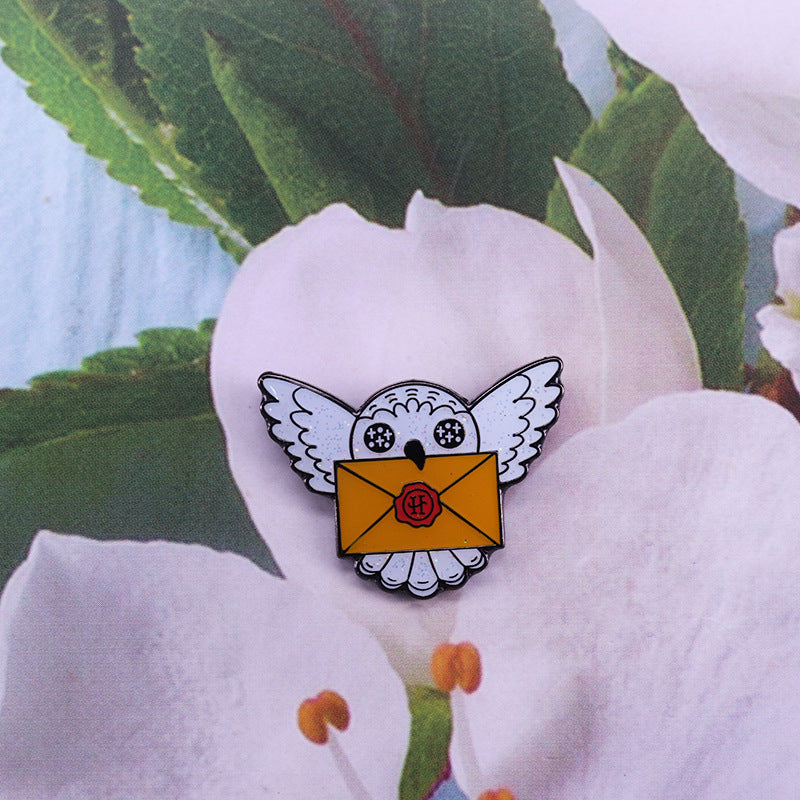 Harry Potter Messenger Hedwig The Owl Pin