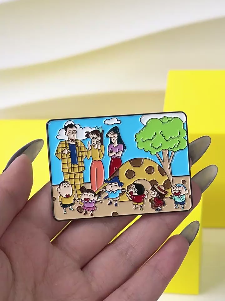 video of Crayon Shin-chan Giraffe Slide Pin