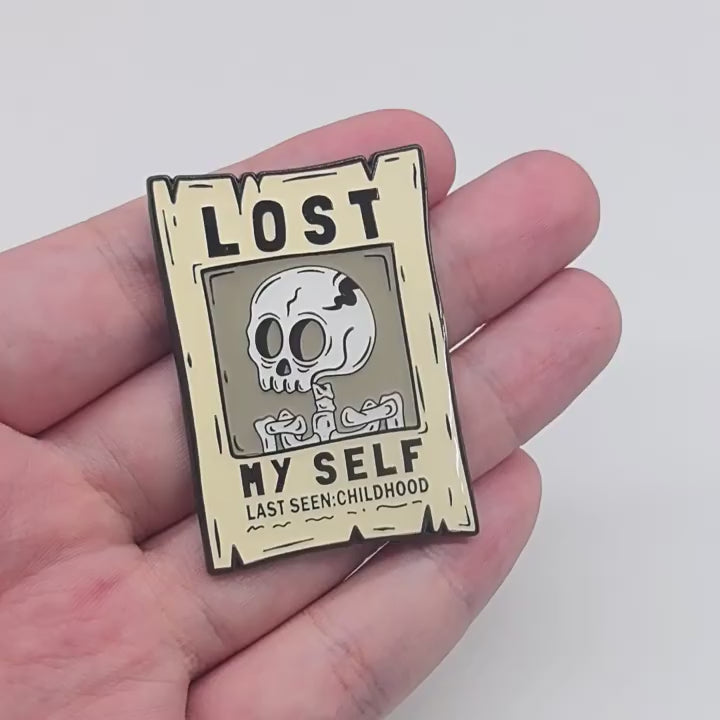 video of Skull Lost Childhood Self Luminous Pin