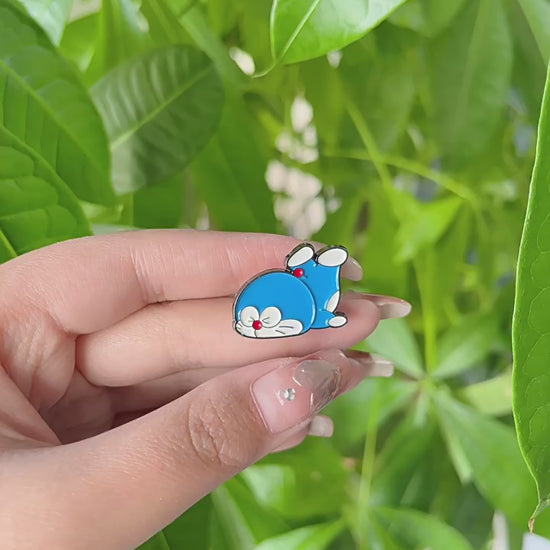 video of Falling Doraemon Pin