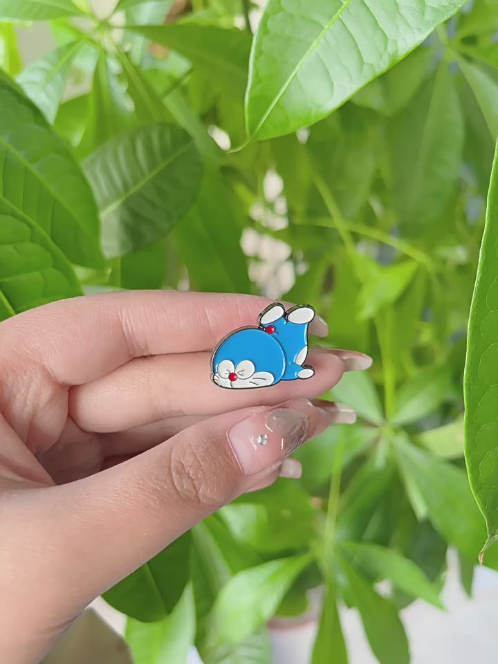 video of Falling Doraemon Pin