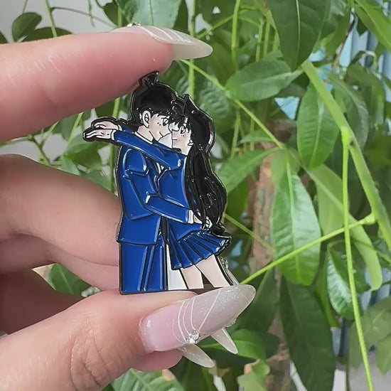 video of Detective Conan: Shinichi Kudo and Ran Mouri Embrace Pin