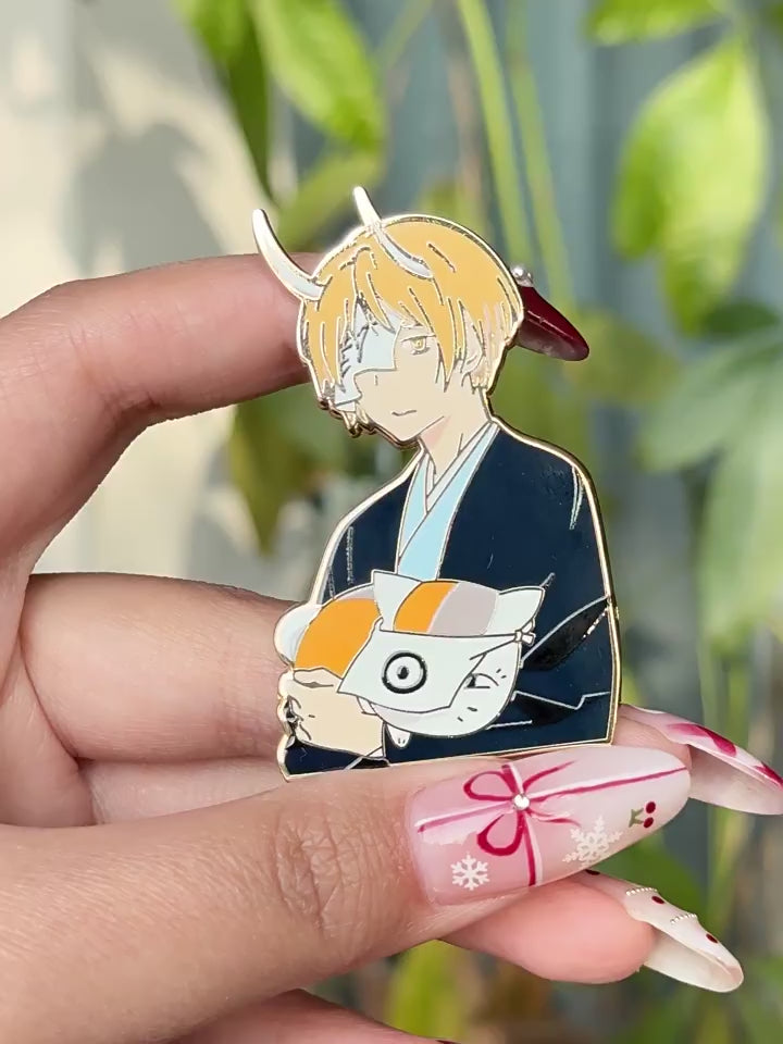 video of Natsume's Book of Friends Natsume Takashi and Nyanko-sensei Bust Pin
