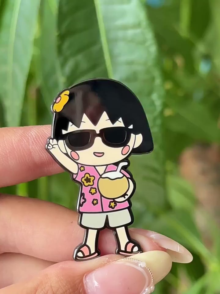 video of Chibi Maruko-chan with Sunglasses Pin