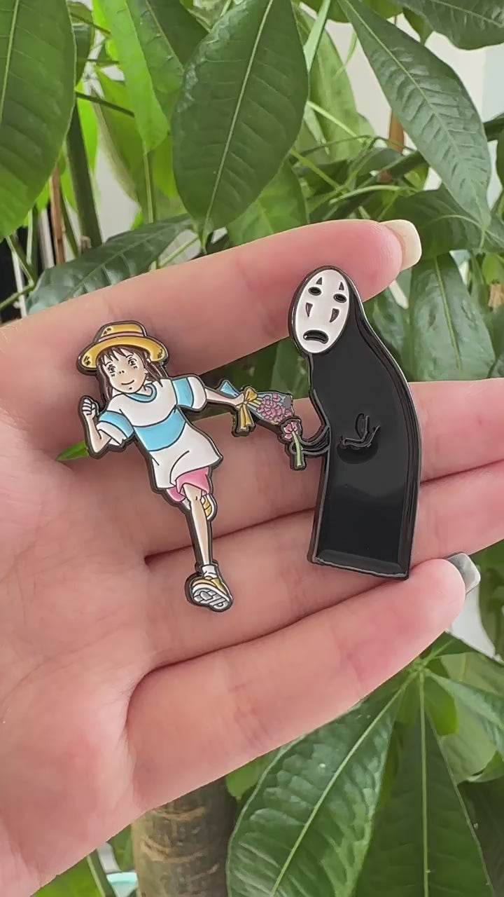 video of Spirited Away Chihiro No-Face Pin